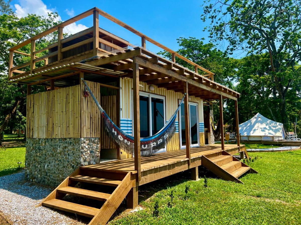 Sunset Hut Hostel Омоа Екстер'єр фото
